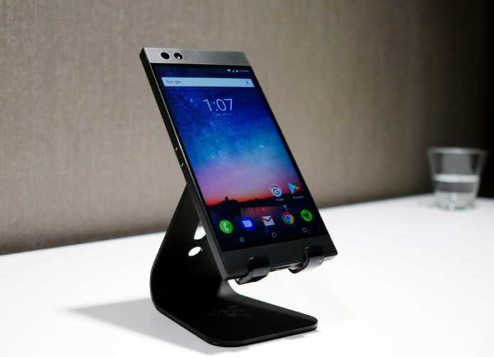 Обзор Razer Phone первый игровой смартфон компании.