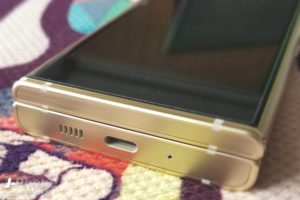 Samsung W2018 порт зарядки современного формата type-C