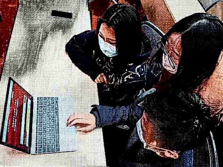 Китайская власть помогает выпускникам найти работу