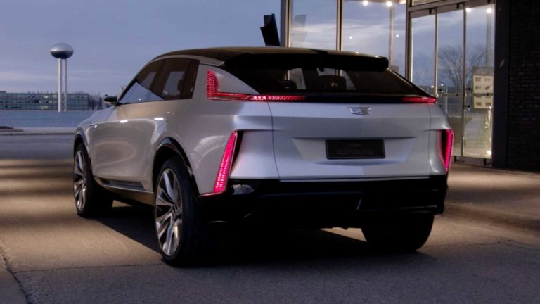 Лучшие новости об отказе диллеров Cadillac от марки из-за электромобилей.