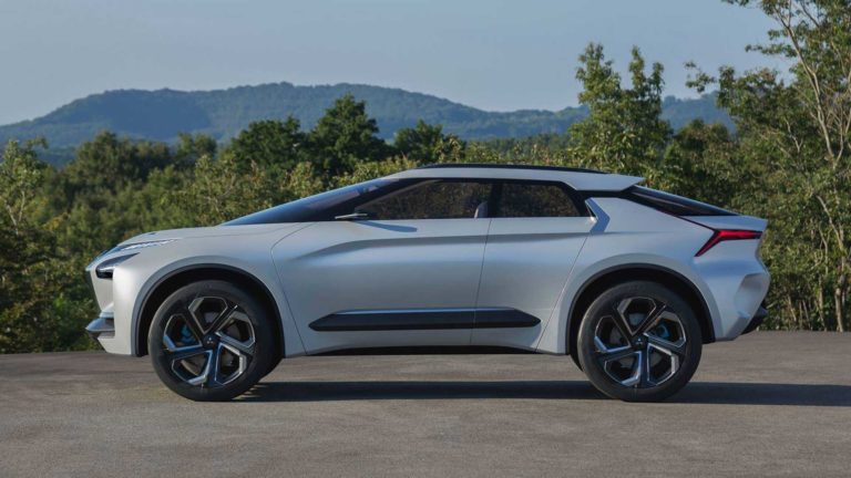 Лучшие новости о выпуске электрического кроссовера Mitsubishi в 2021 году.