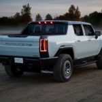 Лучшие новости о прекращении выпуска бензиновых машин GM к 2040 году.