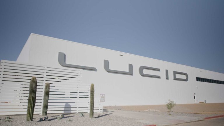 Лучшие новости о заводе Lucid в Саудовской Аравии