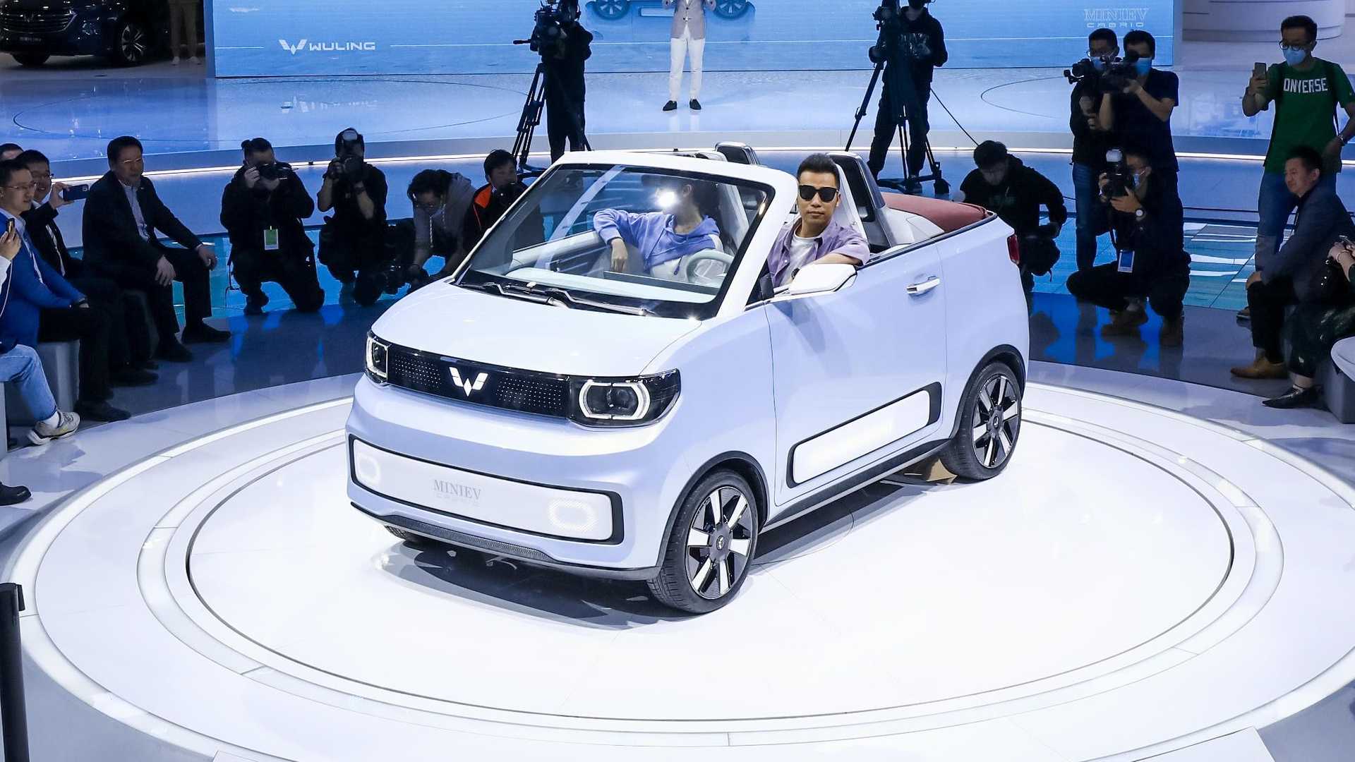 Лучшие новости о презентации нового электрического кабриолета Wuling Hongguang Mini EVЛучшие новости о презентации нового электрического кабриолета Wuling Hongguang Mini EV