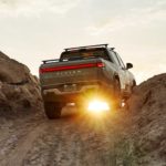 Лучшие новости: Rivian переносит поставки электромобилей 