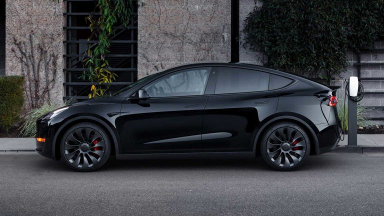 Лучшие новости о самом продаваемом электромобиле Tesla 