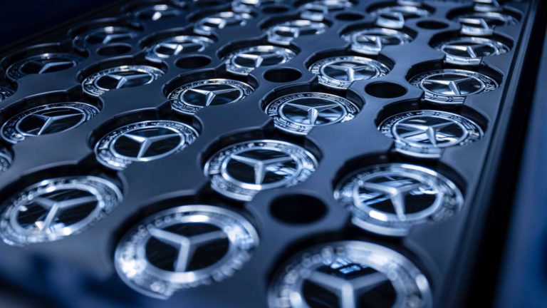 Новый Mercedes–AMG EQR сделают горячим «седан–кроссовером»
