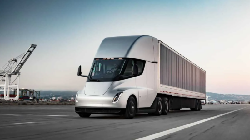 Грузовик Tesla Semi близок к серийному производству