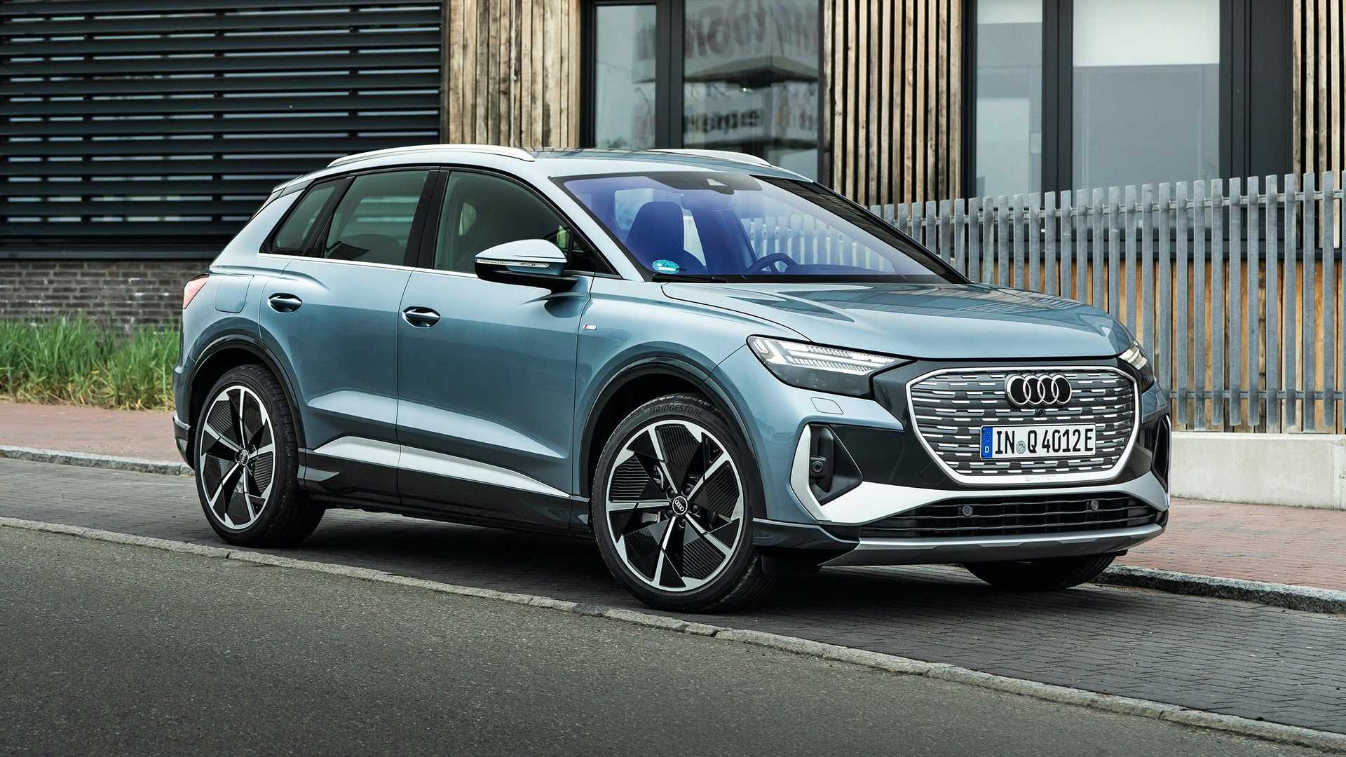 В семействе Audi Q4 e-tron появились 2 новинки