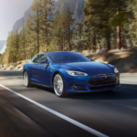 Tesla впервые заработала на продаже электромобилей