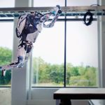 Роботы Boston Dynamics освоили паркур