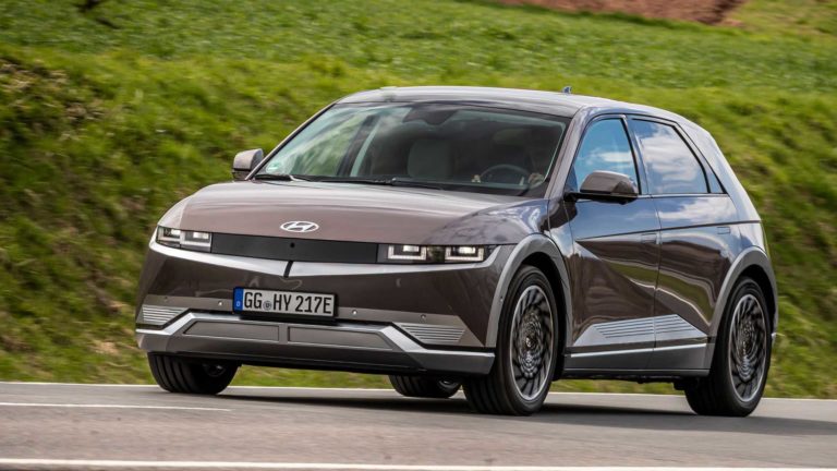 Hyundai уточнил сроки появления Ioniq 5 в России