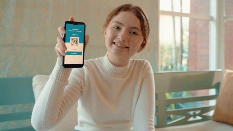 Минздрав выпустил памятку по получению QR-кода после вакцинации от COVID-19