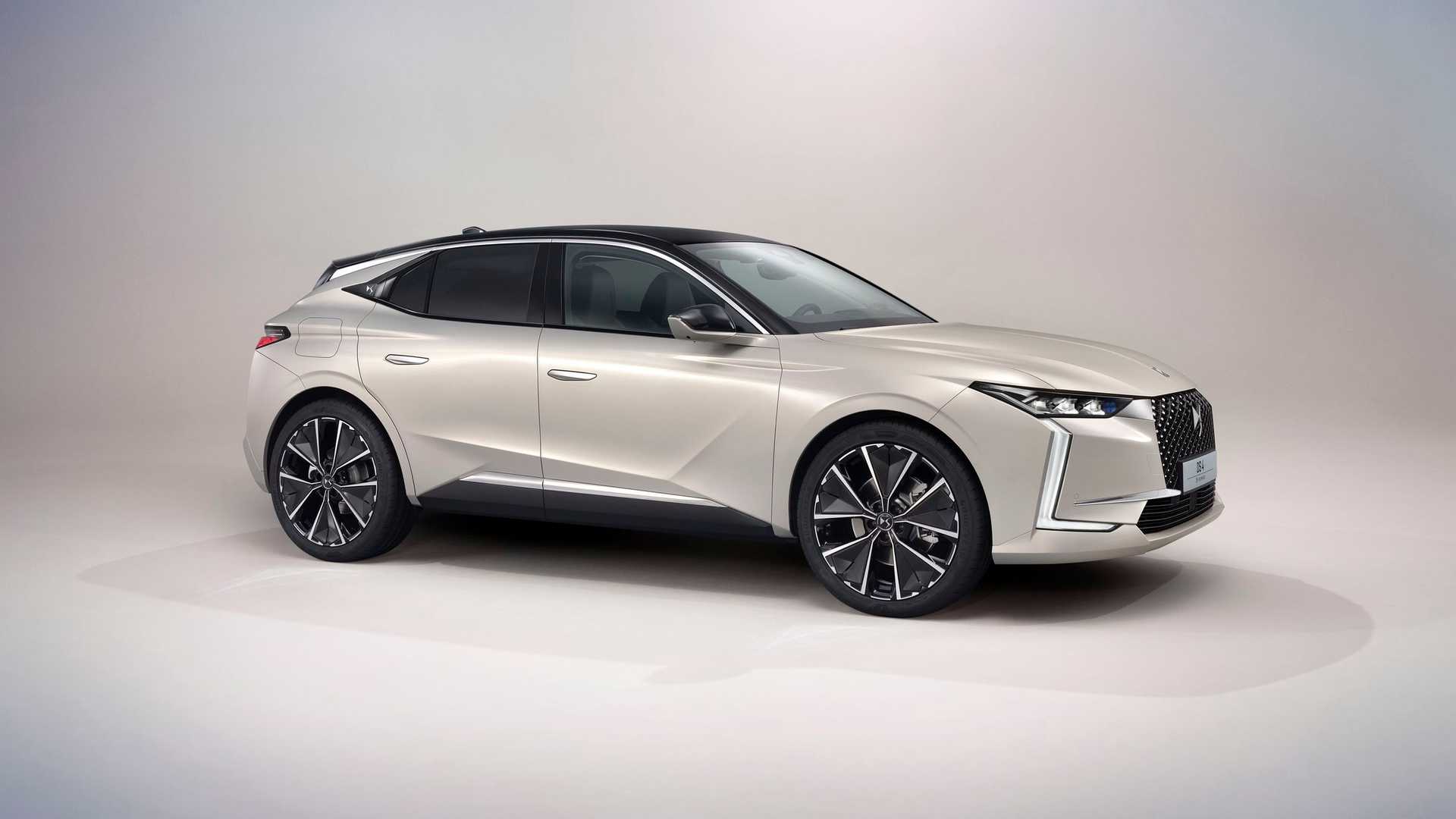 Французский хетчбек DS 4