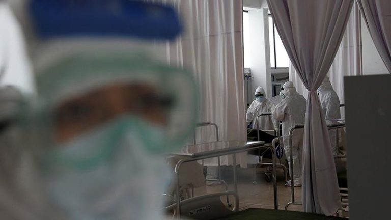 В России число госпитализаций по коронавирусу за сутки выросло на 184,3%
