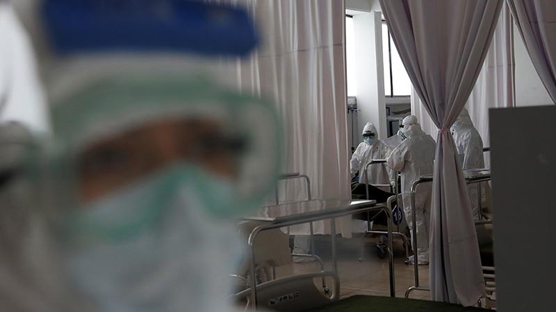 В России число госпитализаций по коронавирусу за сутки выросло на 184,3%