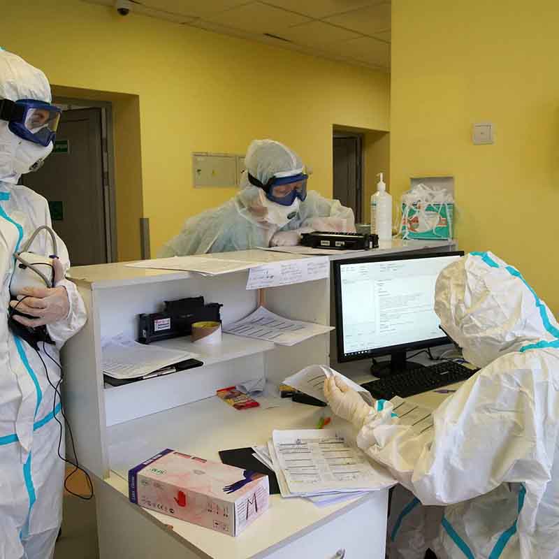 Вирусолог назвал первые симптомы конго-крымской геморрагической лихорадки