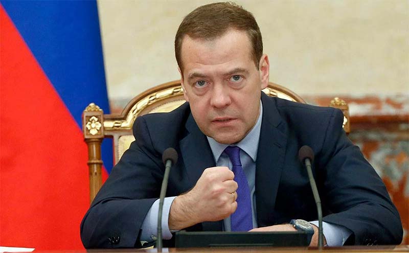 Медведев предупредил о жестких мерах в ответ на запрет транзита в Калининград