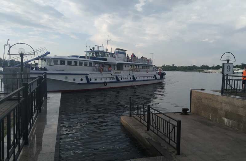 Прогулочный теплоход с 30 пассажирами затонул на Волге