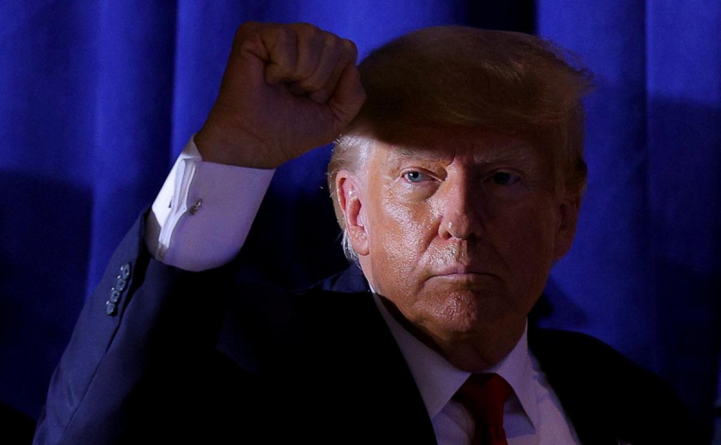 Politico узнало, что Трампа уведомили об уголовном деле из-за