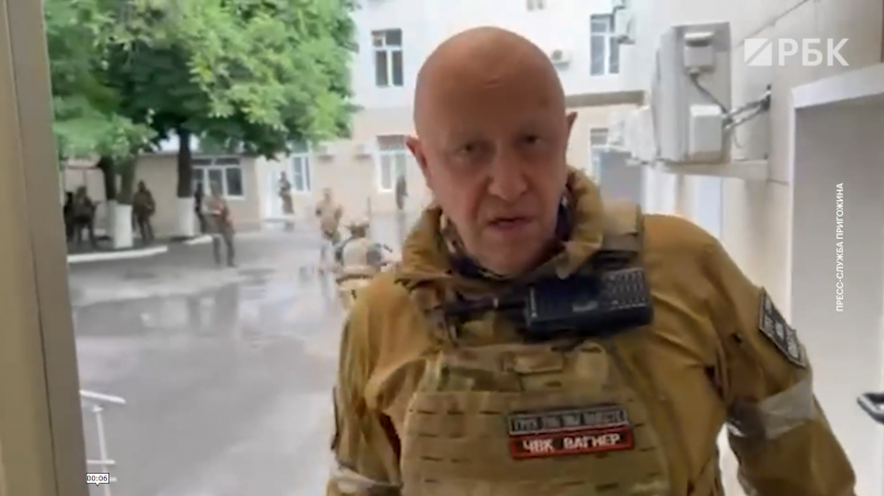 Пригожин заявил о контроле над военными объектами Ростова