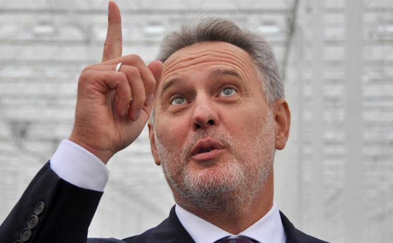 Украинский бизнесмен Фирташ стал дипломатом, чтобы избежать