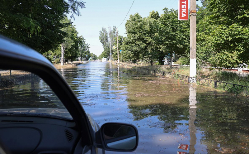 Вода дошла до центра Новой Каховки